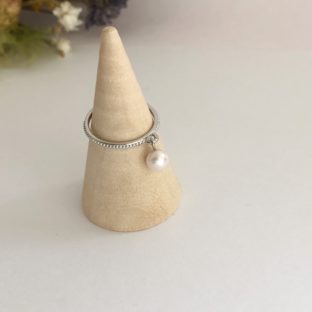 パールぶらリング（あこや本真珠）